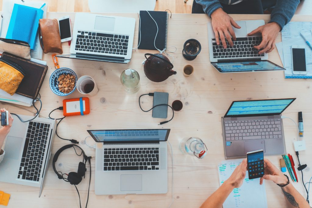 転職、副業、独立も可能!パソコンスキルがアップするネットショップの職種3つ